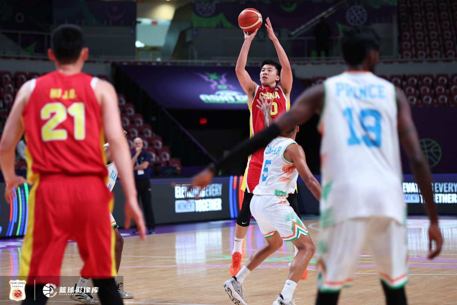 赛车投注-8月19日回旧金山大学报到 王俊杰：暑假经历了很多 感谢教练&amp;领导