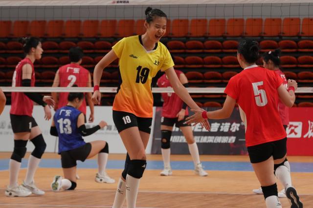 F1大奖赛2025-三大球运动会第四比赛日：上海女排鏖战3比2胜广东