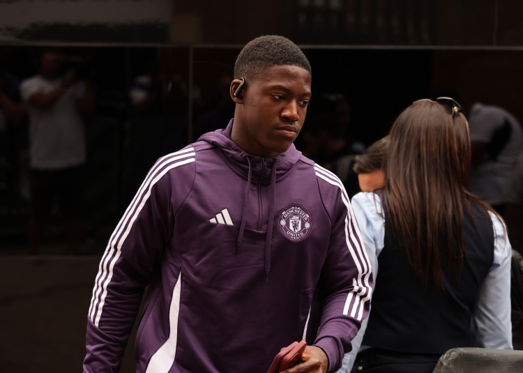 直播入口-邮报：梅努未能如愿外租离开曼联，有6家俱乐部都对他感兴趣