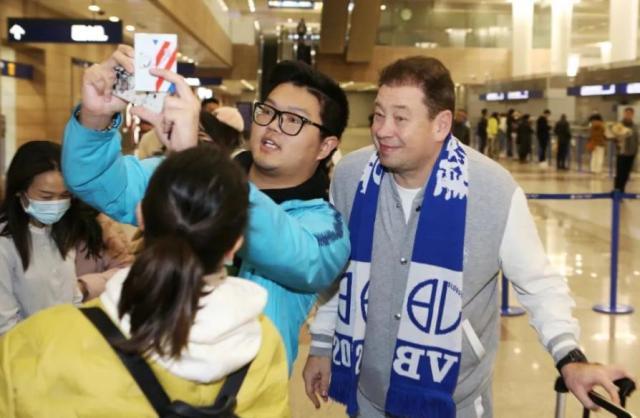 赛车投注-申花新帅：执教申花任务艰巨 像涅波那样证明自己